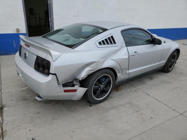 1ZVHT80N865247411 - 2006 FORD MUSTANG SILVER photo 3