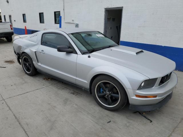 1ZVHT80N865247411 - 2006 FORD MUSTANG SILVER photo 4