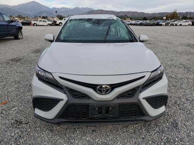 4T1T11AK0PU176173 - 2023 TOYOTA CAMRY SE NIGHT SHADE GRAY photo 5