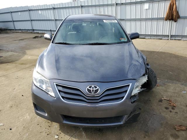 4T4BF3EK2BR207053 - 2011 TOYOTA CAMRY BASE GRAY photo 5