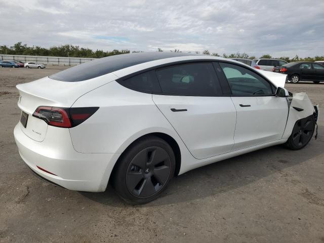 5YJ3E1EB4PF609652 - 2023 TESLA MODEL 3 WHITE photo 3