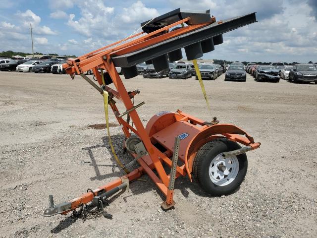 5F11S1015F1003510 - 2015 WANC ARROWBOARD ORANGE photo 2