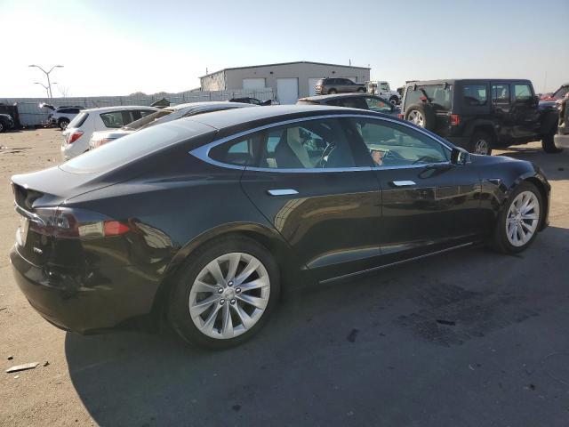 5YJSA1E20HF233198 - 2017 TESLA MODEL S შავი ფოტო 3