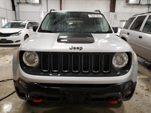 ZACCJBCBXHPF87994 - 2017 JEEP RENEGADE TRAILHAWK SILVER photo 5