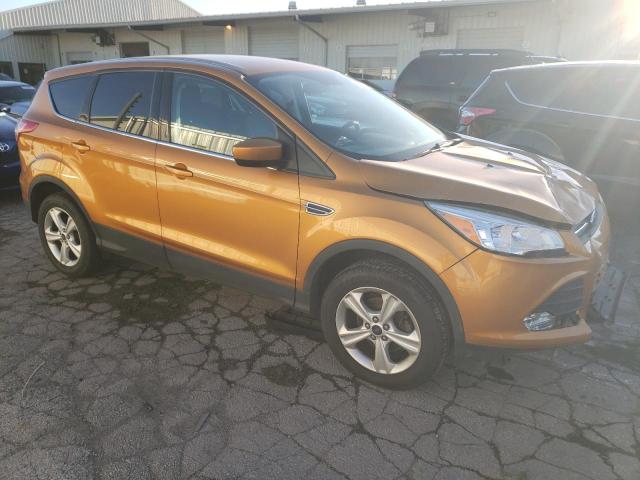 1FMCU0G73GUA05258 - 2016 FORD ESCAPE SE ORANGE photo 4