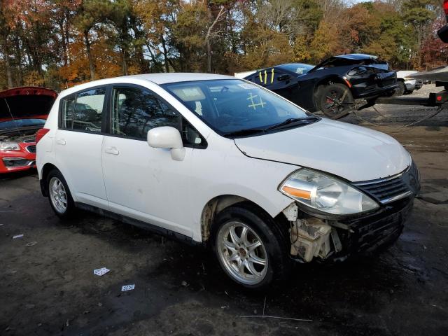 3N1BC13E07L363136 - 2007 NISSAN VERSA S WHITE photo 4