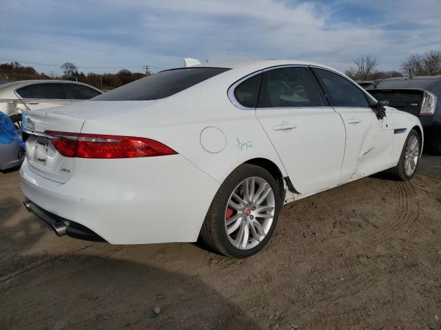 SAJBE4BV6GCY13959 - 2016 JAGUAR XF PRESTIGE WHITE photo 3