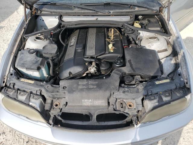 WBABN53472JU26266 - 2002 BMW 330 CI Silber Foto 11