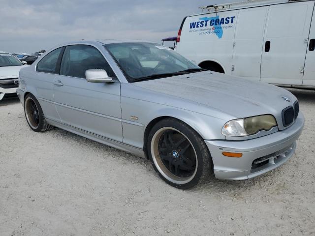 WBABN53472JU26266 - 2002 BMW 330 CI Silber Foto 4