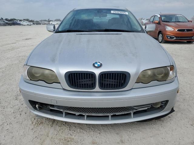 WBABN53472JU26266 - 2002 BMW 330 CI Silber Foto 5