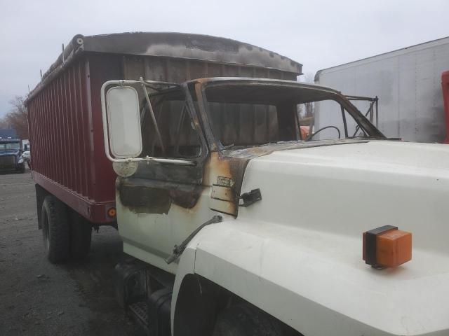 1FDNF70H4FVA09844 - 1985 FORD F700 WHITE photo 9