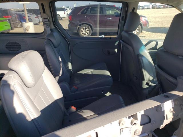 2C4GP54L75R213245 - 2005 CHRYSLER TOWN & COU TOURING WHITE photo 11