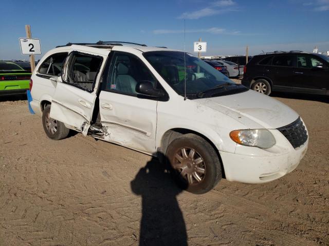 2C4GP54L75R213245 - 2005 CHRYSLER TOWN & COU TOURING WHITE photo 4