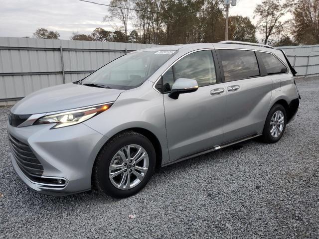 5TDESKFC0PS101057 - 2023 TOYOTA SIENNA LIMITED SILVER photo 1