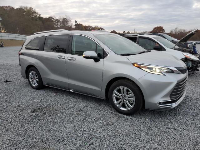 5TDESKFC0PS101057 - 2023 TOYOTA SIENNA LIMITED SILVER photo 4