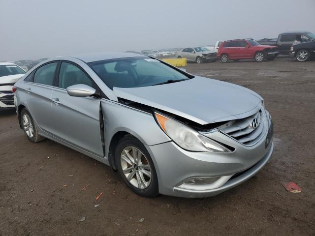 5NPEB4AC9DH740624 - 2013 HYUNDAI SONATA GLS SILVER photo 4