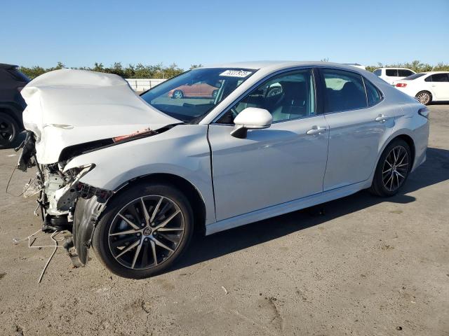 4T1G11AK0PU104410 - 2023 TOYOTA CAMRY SE NIGHT SHADE WHITE photo 1