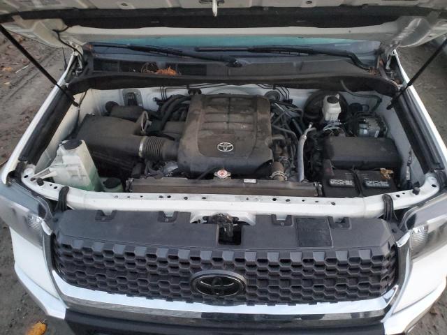 5TFUY5F11JX721041 - 2018 TOYOTA TUNDRA DOUBLE CAB SR/SR5 WHITE photo 11