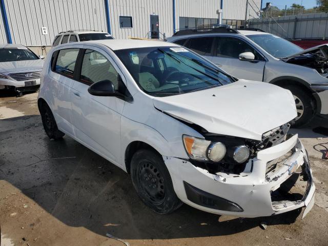 1G1JA6SH0E4134989 - 2014 CHEVROLET SONIC LS WHITE photo 4