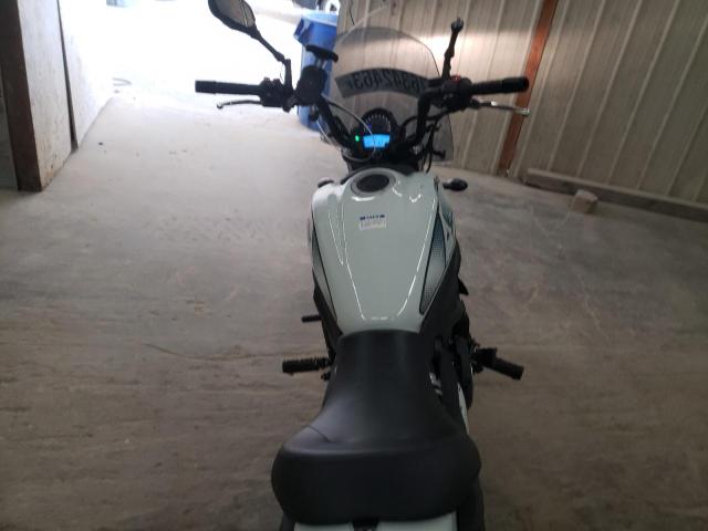 JKAENEC18NDA05744 - 2022 KAWASAKI EN650 C 灰色 照片 5