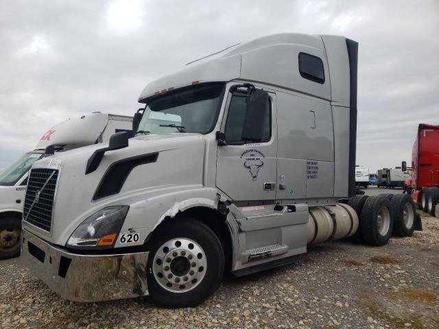 4V4NC9TG7DN563795 - 2013 VOLVO VN VNL SILVER photo 2