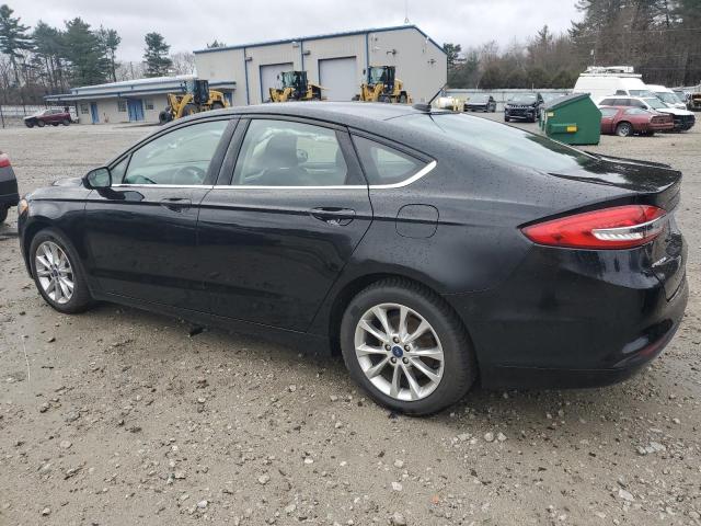 3FA6P0H70HR400911 - 2017 FORD FUSION SE BLACK photo 2