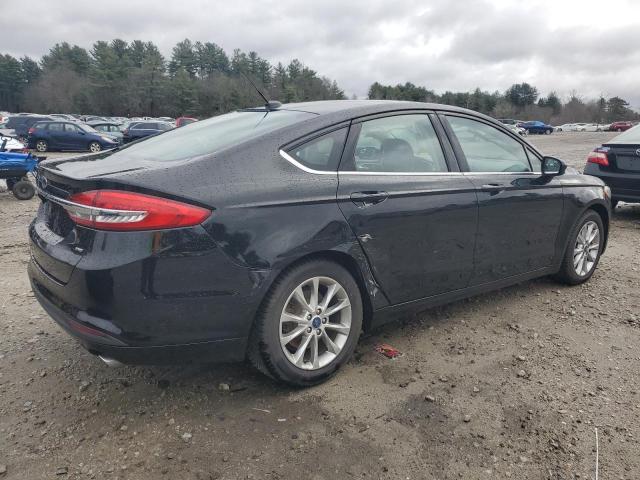 3FA6P0H70HR400911 - 2017 FORD FUSION SE BLACK photo 3