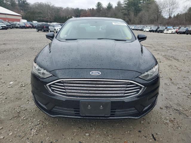 3FA6P0H70HR400911 - 2017 FORD FUSION SE BLACK photo 5