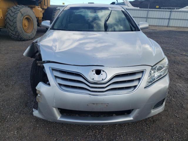 4T1BF3EK0BU675244 - 2011 TOYOTA CAMRY BASE SILVER photo 5