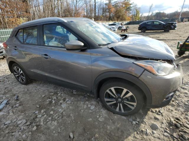 3N1CP5CU4JL546134 - 2018 NISSAN KICKS S GRAY photo 4