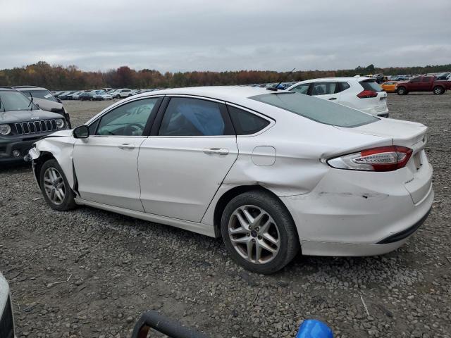 3FA6P0HD2FR300876 - 2015 FORD FUSION SE WHITE photo 2