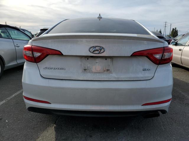 5NPE24AA5FH124839 - 2015 HYUNDAI SONATA ECO WHITE photo 6