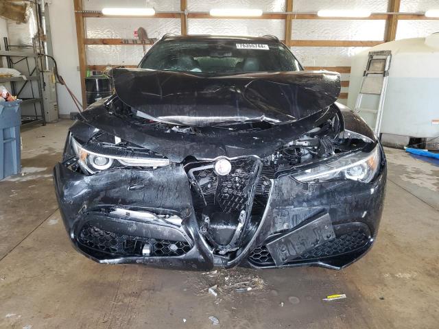 ZASFAKNN1J7B79690 - 2018 ALFA ROMEO STELVIO TI SPORT BLACK photo 5