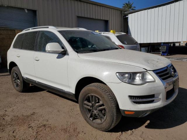 WVGBE77L38D069851 - 2008 VOLKSWAGEN TOUAREG 2 V6 WHITE photo 4