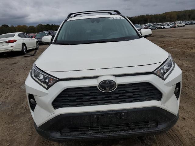 JTMC1RFV5KD022752 - 2019 TOYOTA RAV4 XLE PREMIUM WHITE photo 5