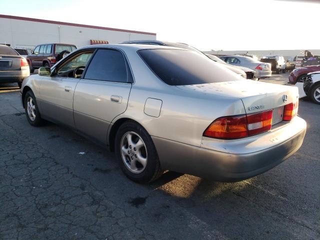 JT8BF28G1W0140392 - 1998 LEXUS ES 300 GRAY photo 2