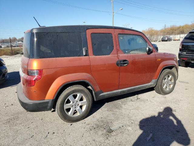 5J6YH2H77AL000967 - 2010 HONDA ELEMENT EX ORANGE photo 3