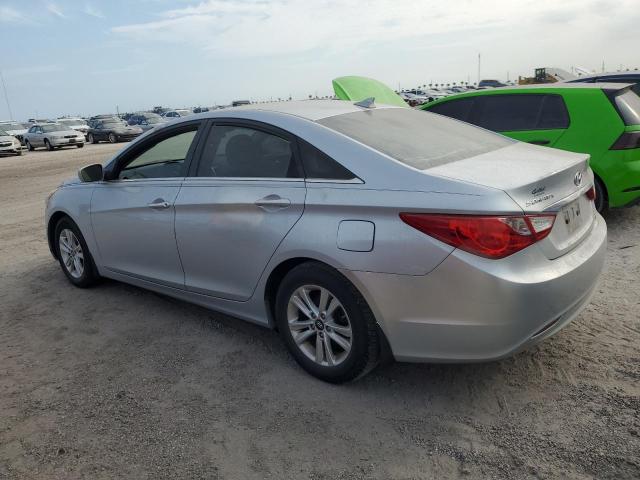 5NPEB4AC3DH520976 - 2013 HYUNDAI SONATA GLS SILVER photo 2