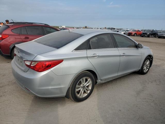 5NPEB4AC3DH520976 - 2013 HYUNDAI SONATA GLS SILVER photo 3