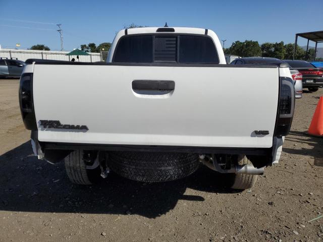 3TMMU4FN0FM086707 - 2015 TOYOTA TACOMA DOUBLE CAB LONG BED WHITE photo 6