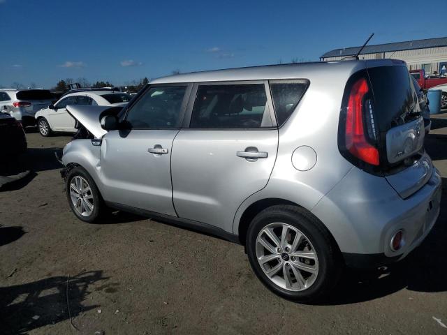 KNDJP3A52K7635727 - 2019 KIA SOUL + SILVER photo 2