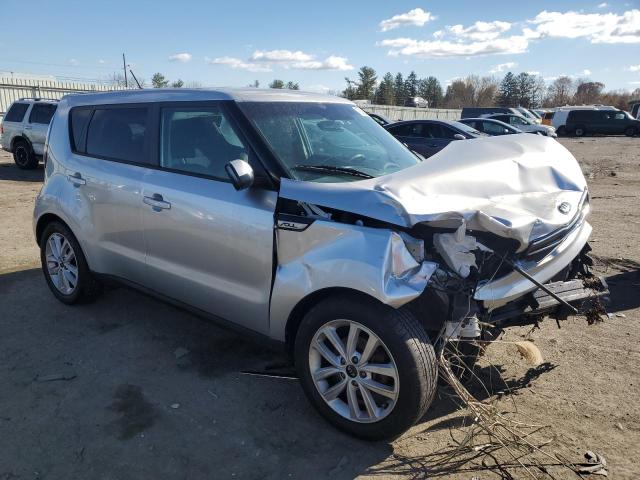 KNDJP3A52K7635727 - 2019 KIA SOUL + SILVER photo 4