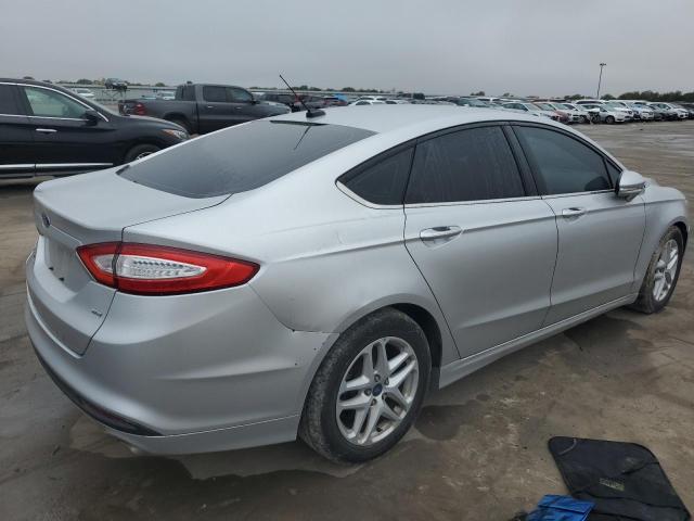 1FA6P0H78F5104292 - 2015 FORD FUSION SE SILVER photo 3