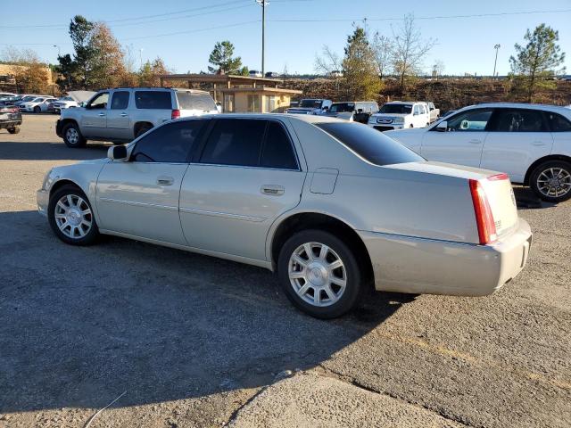 1G6KA5EY7AU122742 - 2010 CADILLAC DTS TAN photo 2