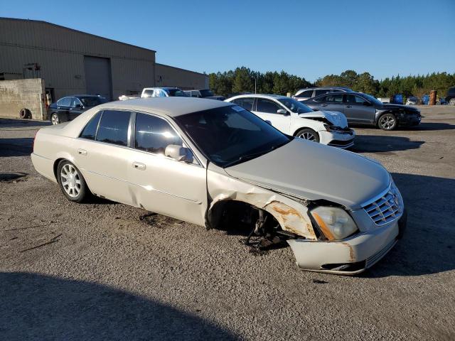 1G6KA5EY7AU122742 - 2010 CADILLAC DTS TAN photo 4