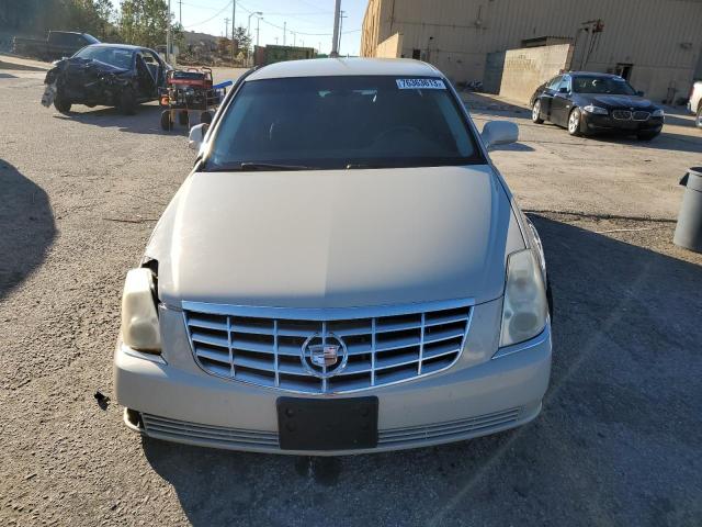 1G6KA5EY7AU122742 - 2010 CADILLAC DTS TAN photo 5