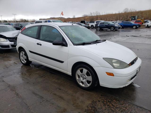 3FAFP31363R168901 - 2003 FORD FOCUS ZX3 WHITE photo 4