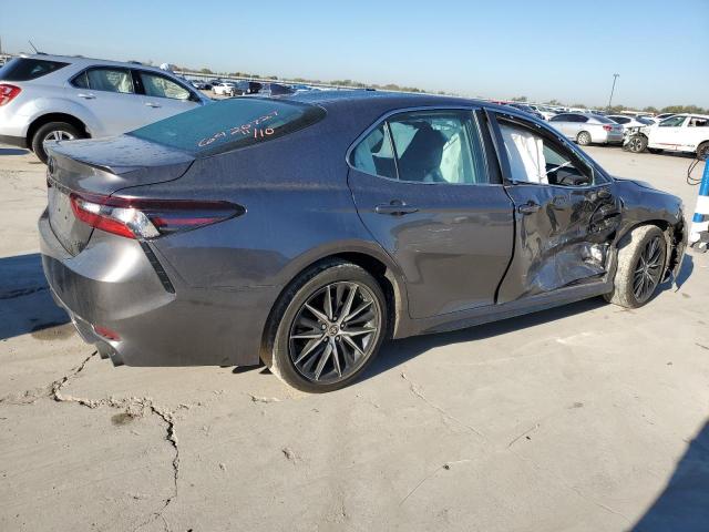 4T1G11AK7NU036524 - 2022 TOYOTA CAMRY SE GRAY photo 3