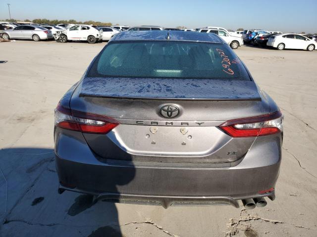 4T1G11AK7NU036524 - 2022 TOYOTA CAMRY SE GRAY photo 6