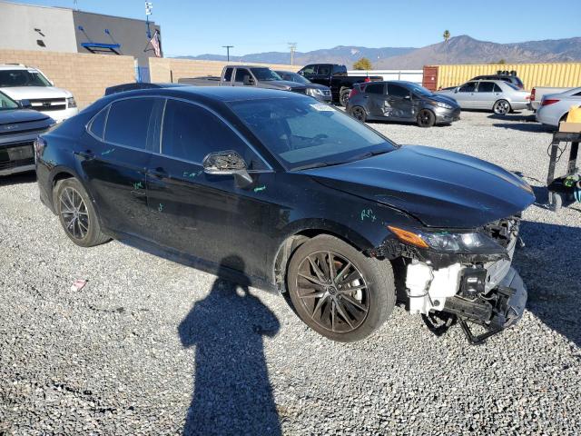 4T1G11AK9NU635604 - 2022 TOYOTA CAMRY SE BLACK photo 4